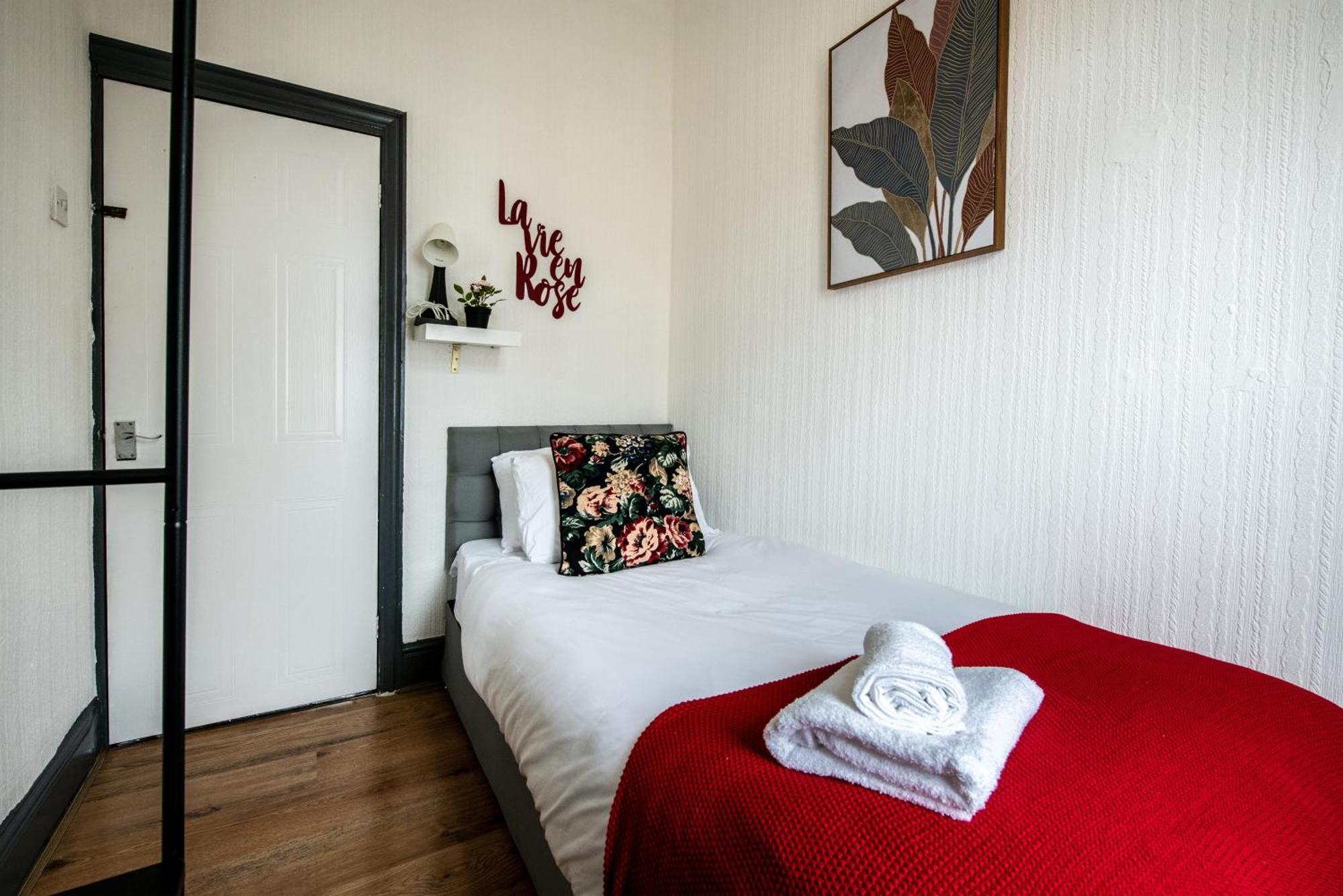 4br In Great Location Close To Transport Holiday home